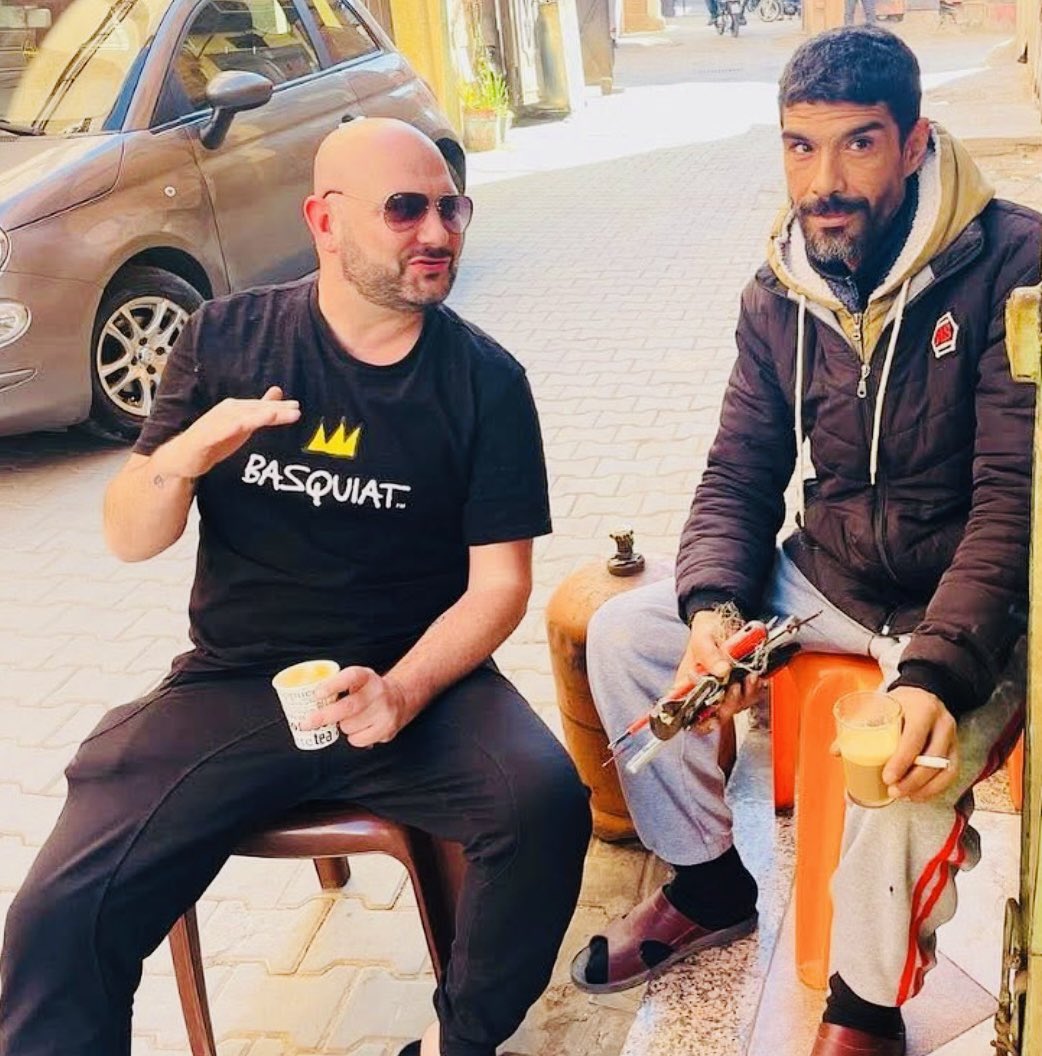 MichaelBizet's tweet photo. Aid moubarak said li jami3 asdi9a2i mouslimin
Kanstaghal had forsa bach nachkar maghrib wkol maghariba li sta9bloni bkol  hob wharara f bladhom . 15 ans wana m3ahom ghir hob wi7tiram. Chokran lik kol lamgharba aid moubarak said https://t.co/riJPBHkVuT