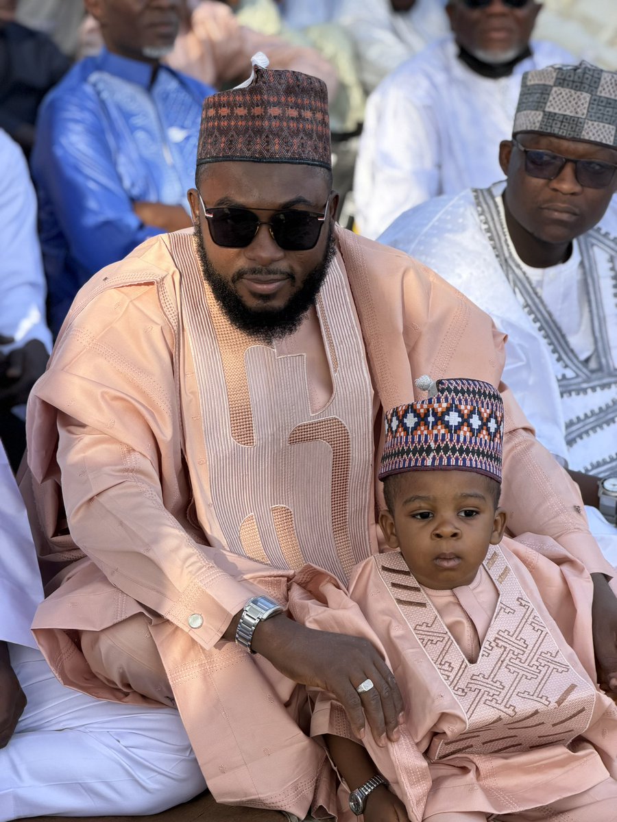 marwancy's tweet photo. Eid Mubarak and Juma'at Kareem 🙌🏻🤩✨🕌 https://t.co/pwuIx4OA4c