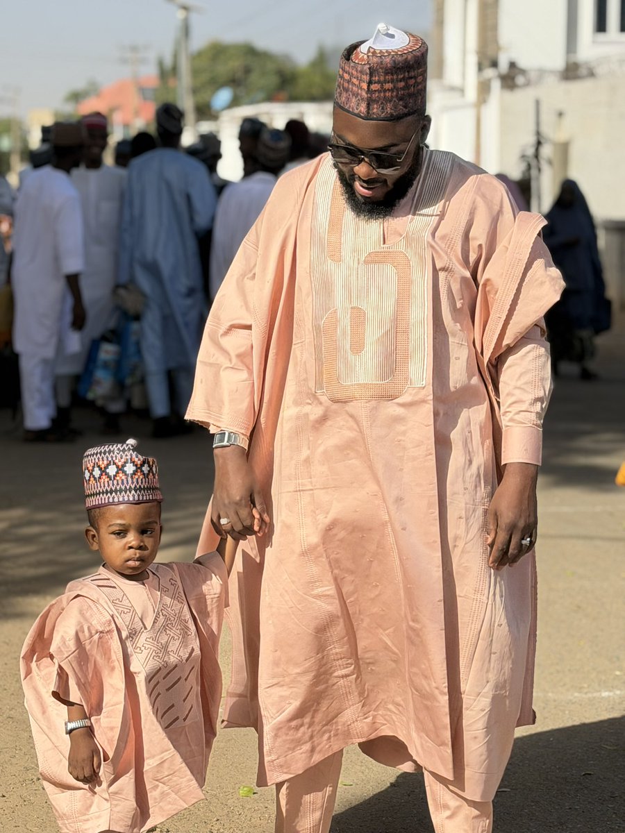 marwancy's tweet photo. Eid Mubarak and Juma'at Kareem 🙌🏻🤩✨🕌 https://t.co/pwuIx4OA4c