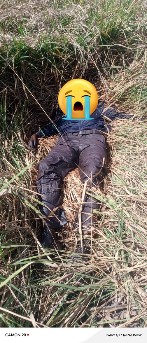 HumanityPurpose's tweet photo. #Insécurité|#BokoHaram• #Zigagué (#Cameroun)
Le corps sans vie d'un enseignant, le Directeur de l'EP #Ouzoulmé découvert en décomposition en brousse le 18.03.2026.
Il était porté disparu depuis l'#embuscade qui a coûté la vie aux 02 militaires le 05.03.2026 sur la #RN1. https://t.co/lvkE6k42RH