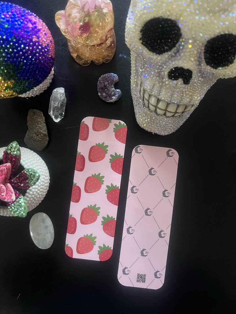 wildflowerxox's tweet photo. new bookmarks
now available https://t.co/PcsCclAvkS