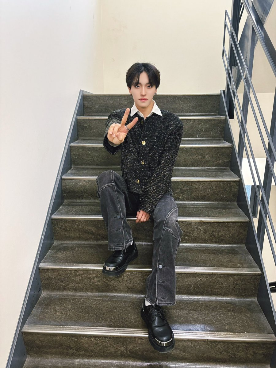 KOSHIN_STAFF tweet media