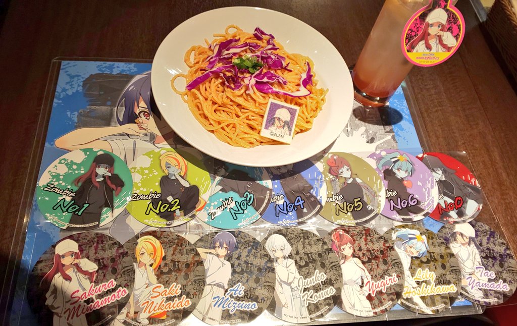 bc_cd's tweet photo. #ゾンビランドサガ  プリカフェ 池袋

３回訪問でコースターコンプリートゾンビィ

そしてロールケーキが圧巻
ロールだけに https://t.co/UgEXJTPgVl