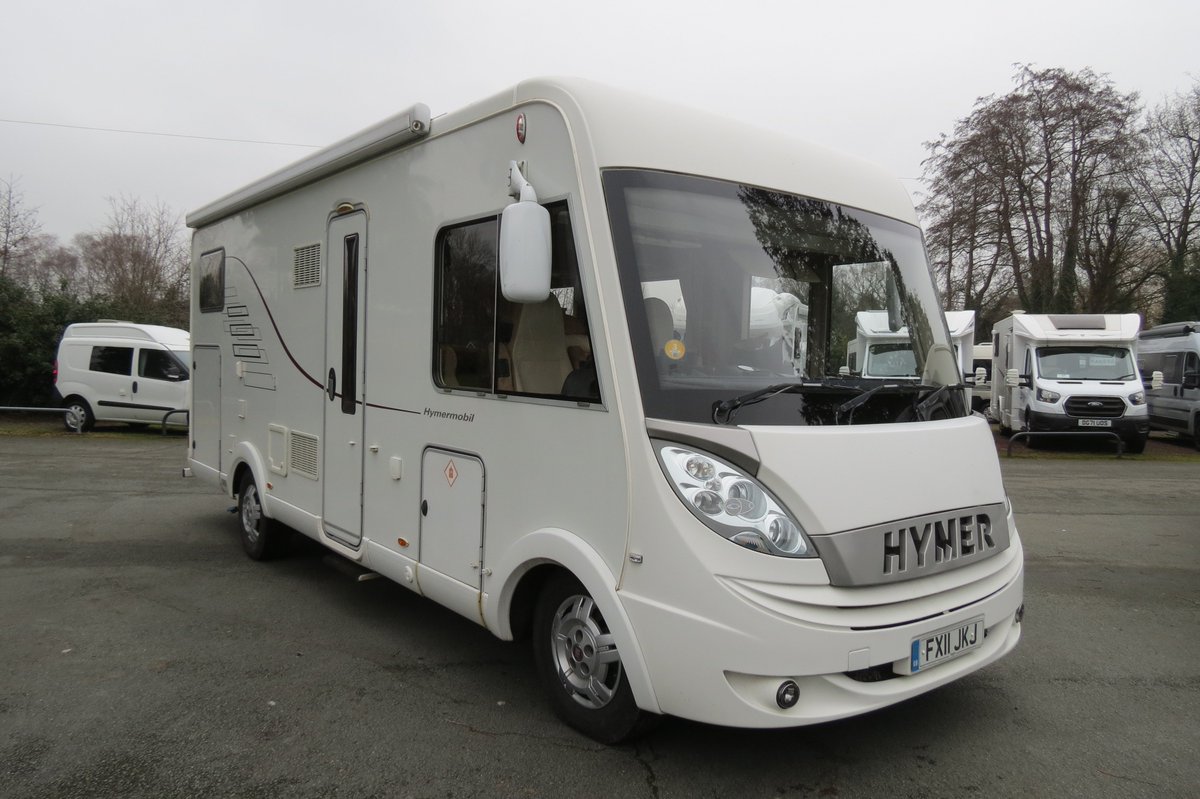 Caravans & Campers tweet media