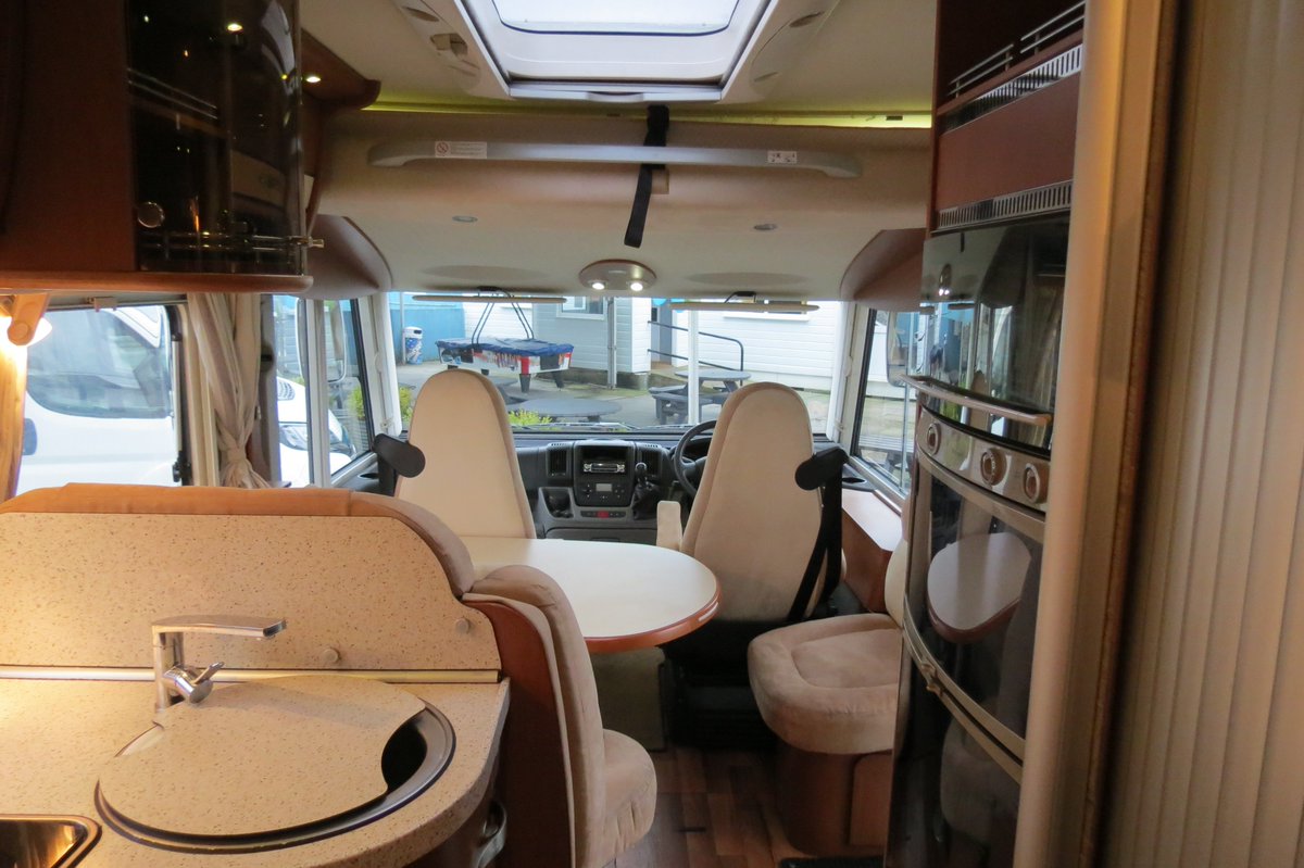 Caravans & Campers tweet media