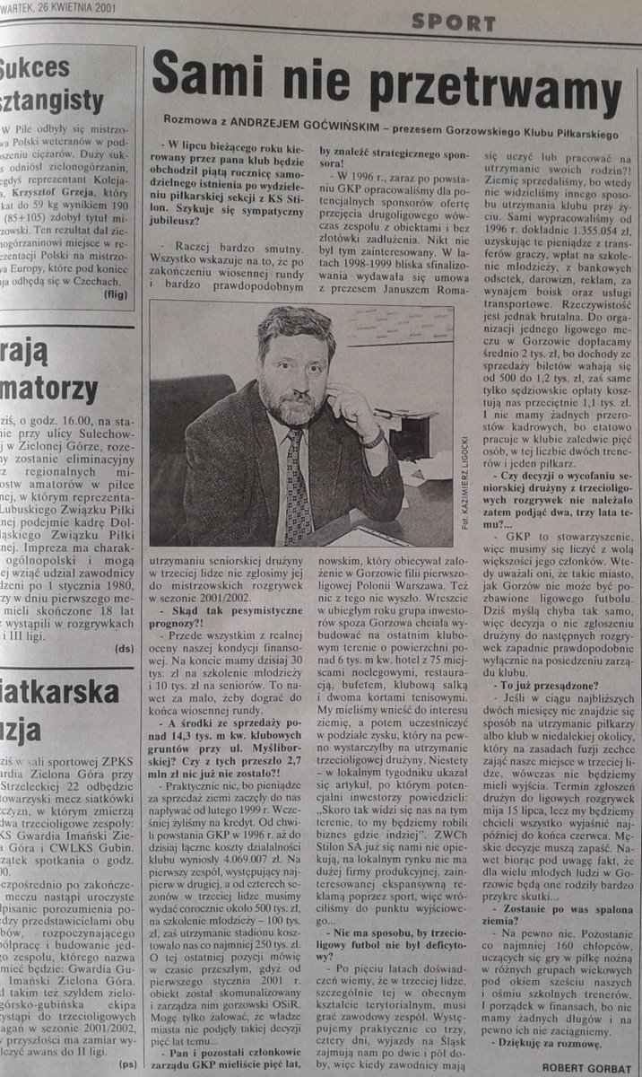 TomekGrabowski6's tweet photo. Kasy ze sprzedaży boisk i transferów (np. Andruszczak) starczyło na 4 sezony gry w III lidze. Potem był pusty stadion, a po roku przerwy pamiętne mecze w podgorzowskich wioskach. https://t.co/miMYoLvYWn