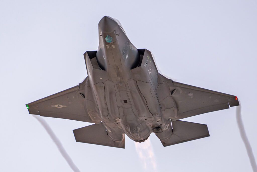 Revista Força Aérea tweet media