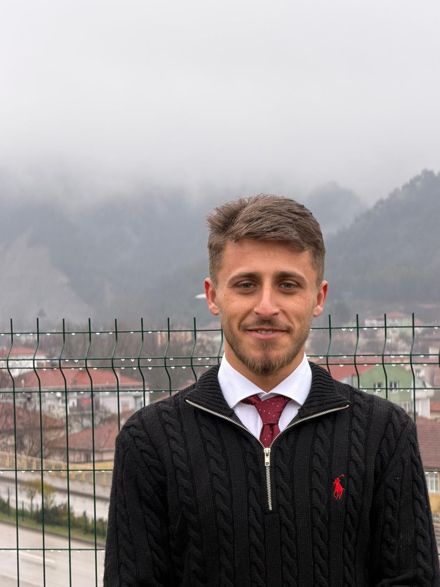 𝓐𝓚𝓜 tweet media