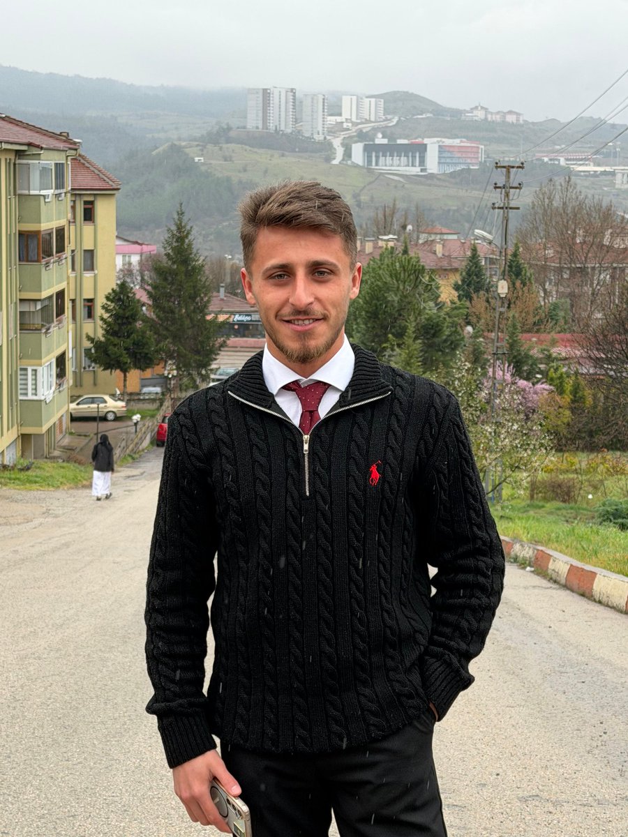 𝓐𝓚𝓜 tweet media