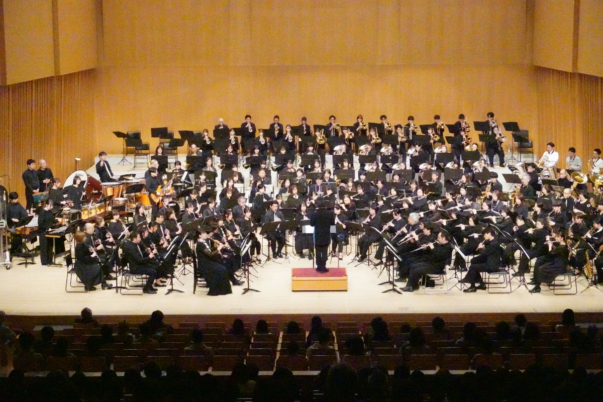 shimiz_marinart's tweet photo. 第11回 市民吹奏楽団マリナート・ウインズ × 須川展也
大盛況のうちに終演しました！

半年間の練習の成果を込めたステージ。
ゲスト公演『銀河鉄道の夜』、そしてマリナート・ウインズのサウンドをお届けできたこと、心から嬉しく思います。

ご来場ありがとうございました！！
▶Next：第12回へ🎶 https://t.co/uurMZCZR9O