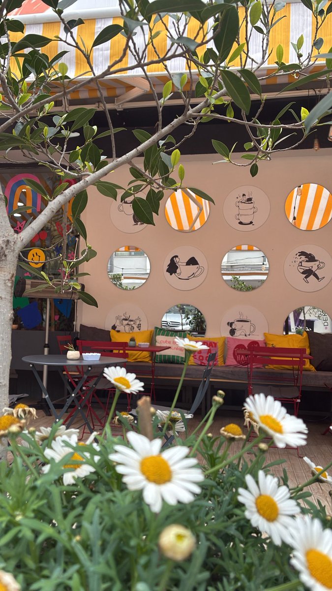 Bu bayram en sevdiğim yerde atölyemdeyim. Çalışıyorum ama mutluyum 🧡