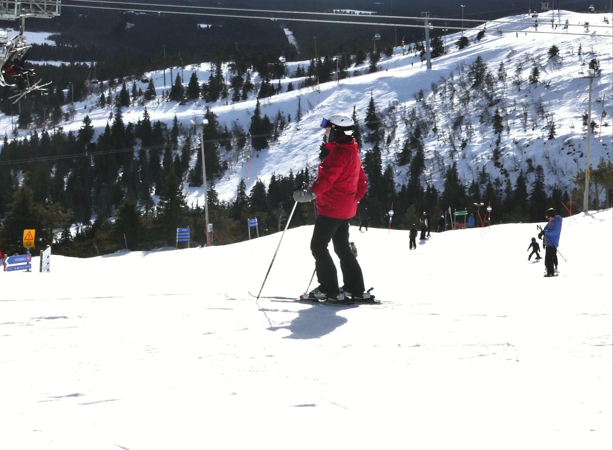 KauppiEsa's tweet photo. Pitää syödä välillä että jaksaa @rukaskiresort #muikut https://t.co/vYd7KS0I6m