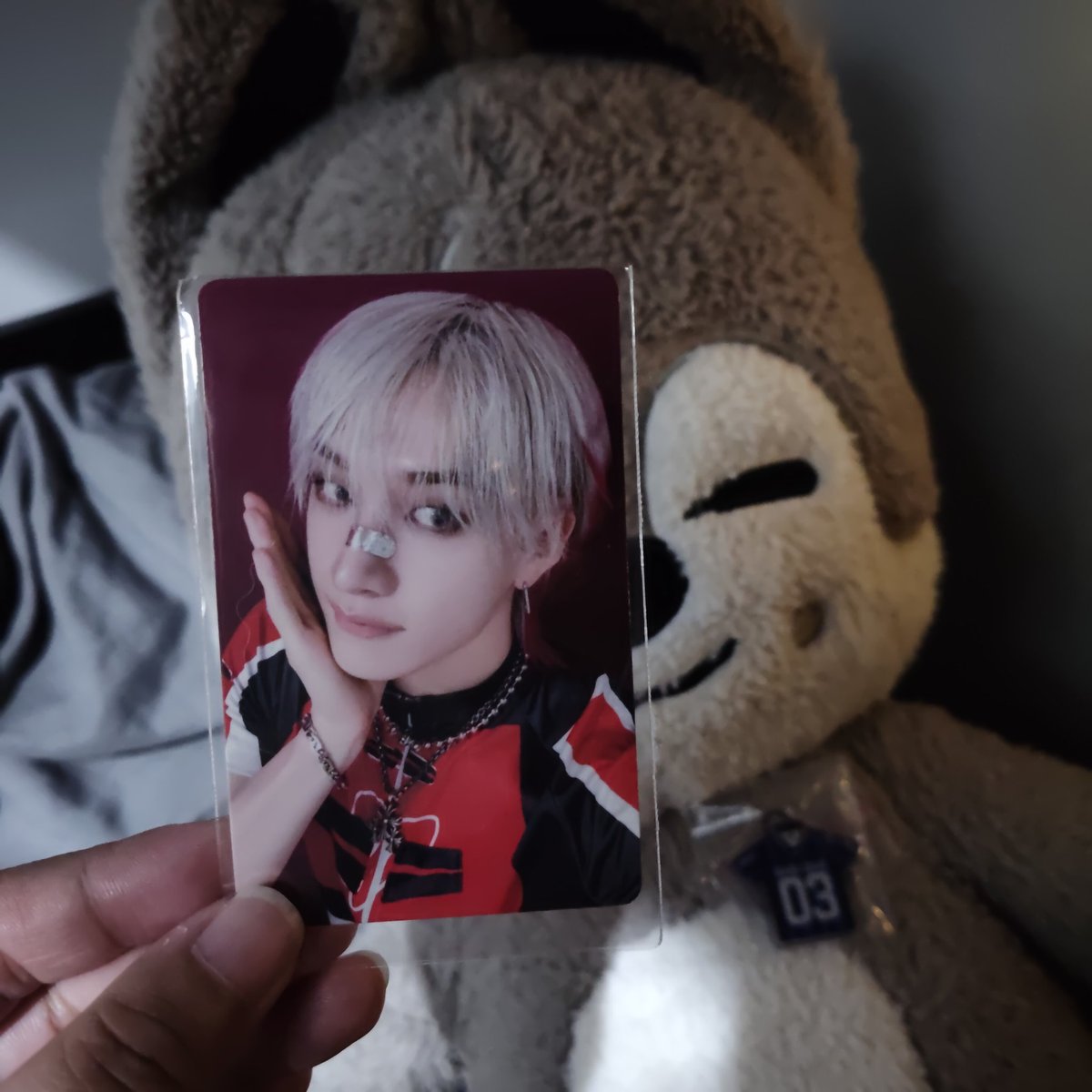 mazeunlock's tweet photo. ˗ˏˋ ꒰ 📬💌 ꒱ ˎˊ˗

— chaka talaga ng lighting sa boarding house, but i'm so happy i finally got my bang chan karma ld hihi. as always, temkyu apri-nim! 🫶

🐾 from: @apricotandcoph 
#ApricotPHFeedbacks https://t.co/NjwQxDuSSG