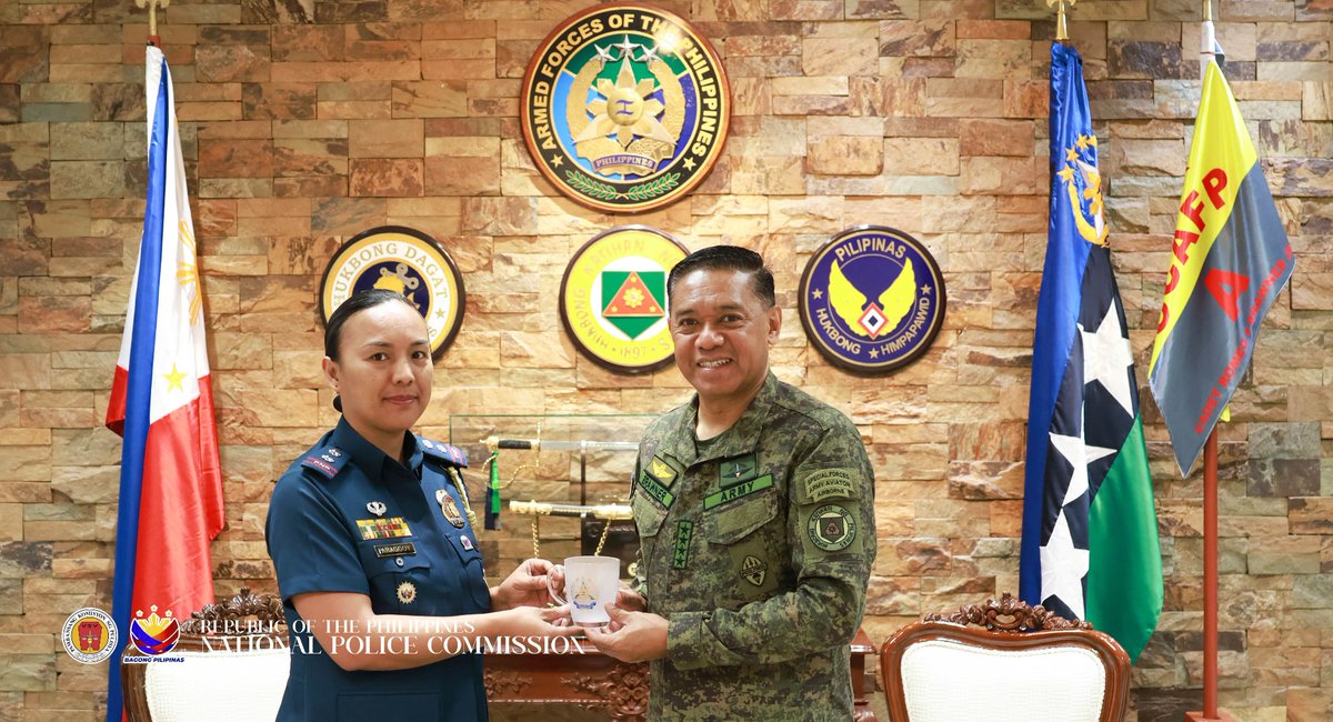 NAPOLCOM tweet media