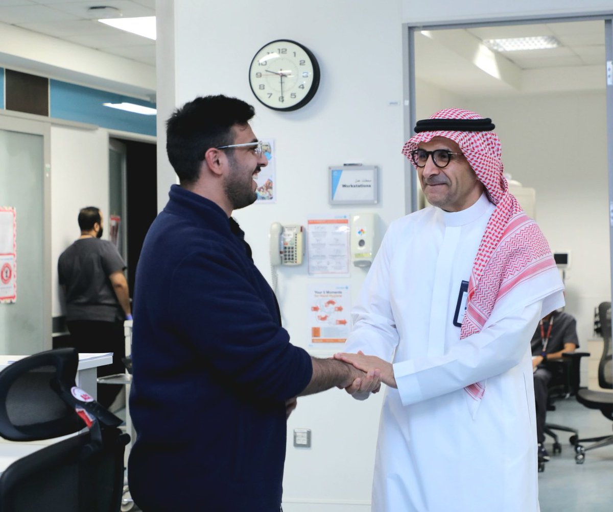 Cluster2_Riyadh's tweet photo. معايدة الرئيس التنفيذي لـ #تجمع_الرياض_الصحي_الثاني د. فهد الغفيلي للمناوبين في إجازة #عيد_الفطر_المبارك https://t.co/P8rg7d8xgX