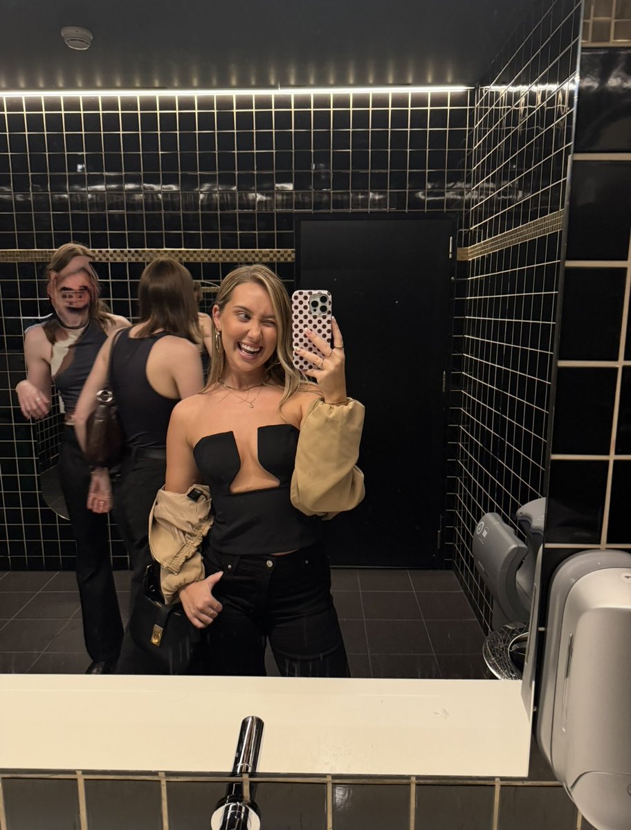 Goddess Olive tweet media