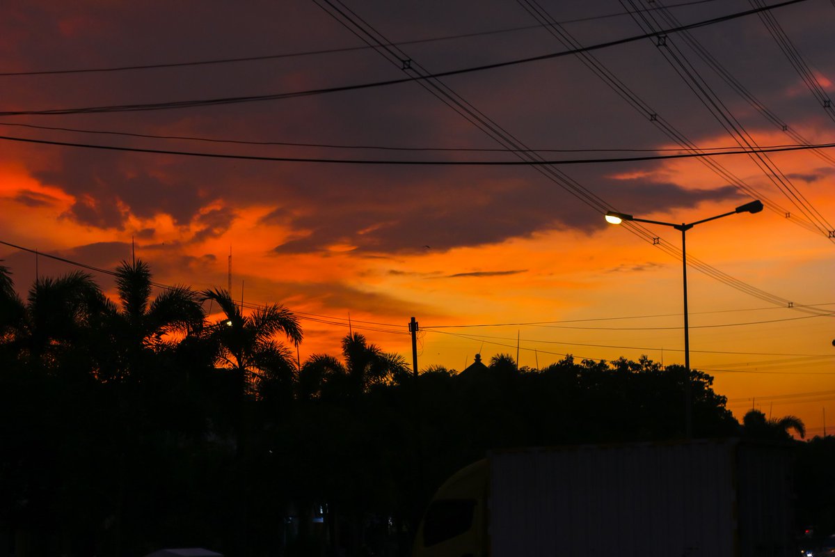 helly (҂'̀ ⌣'́)9 tweet media