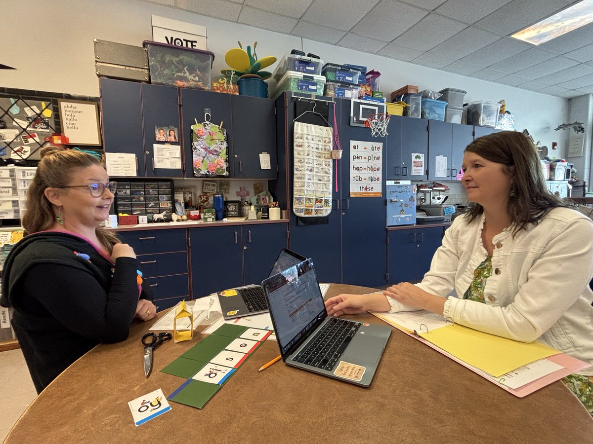 karenwood1's tweet photo. Even the best athletes need a coach, and teachers are no different! @NCDPI_OEL ELS in Camden &amp; Gates Counties are on point in their literacy collaboration and coaching with teachers. The ultimate winners are the students! @JIOThompson #NCReadLeadSucceed https://t.co/FTnlRDCxA4