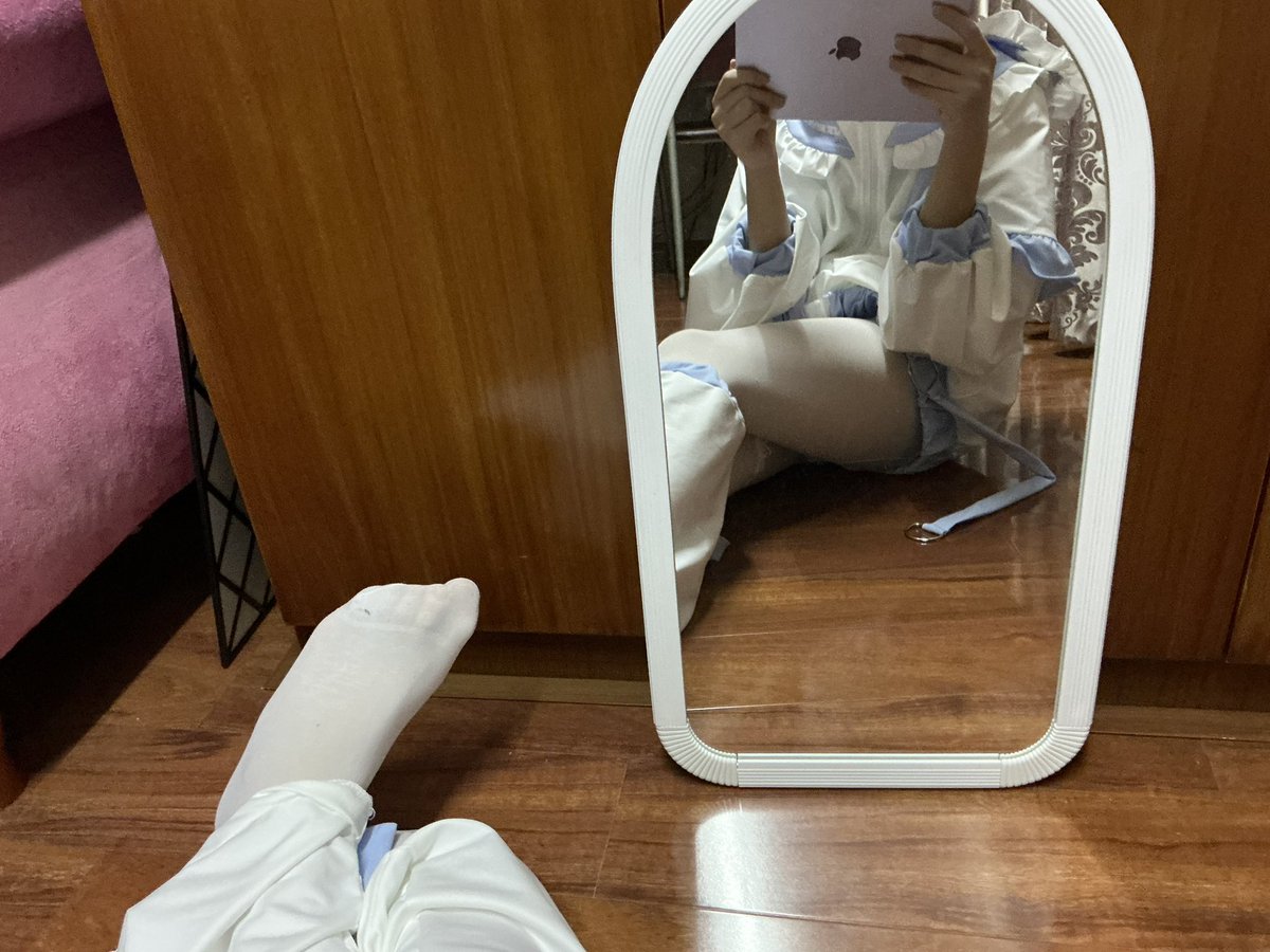 starcloud_25's tweet photo. #男娘 #伪娘 #白丝 #黑丝 白丝vs黑丝！ https://t.co/OOEhwH2z81