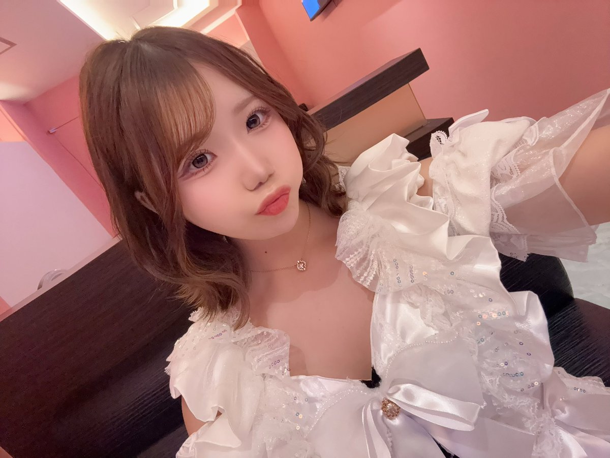 koto_missnote's tweet photo. よじまで!
髪型ひさしぶりにかえてみた
配信もお店もまってる
#すすきの #コンカフェ #すすきのコンカフェ
#missnote https://t.co/3HgrphzNR9
