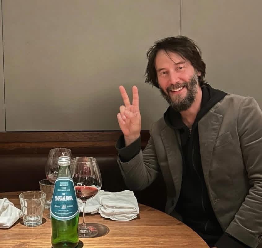 Keanu reeves tweet media