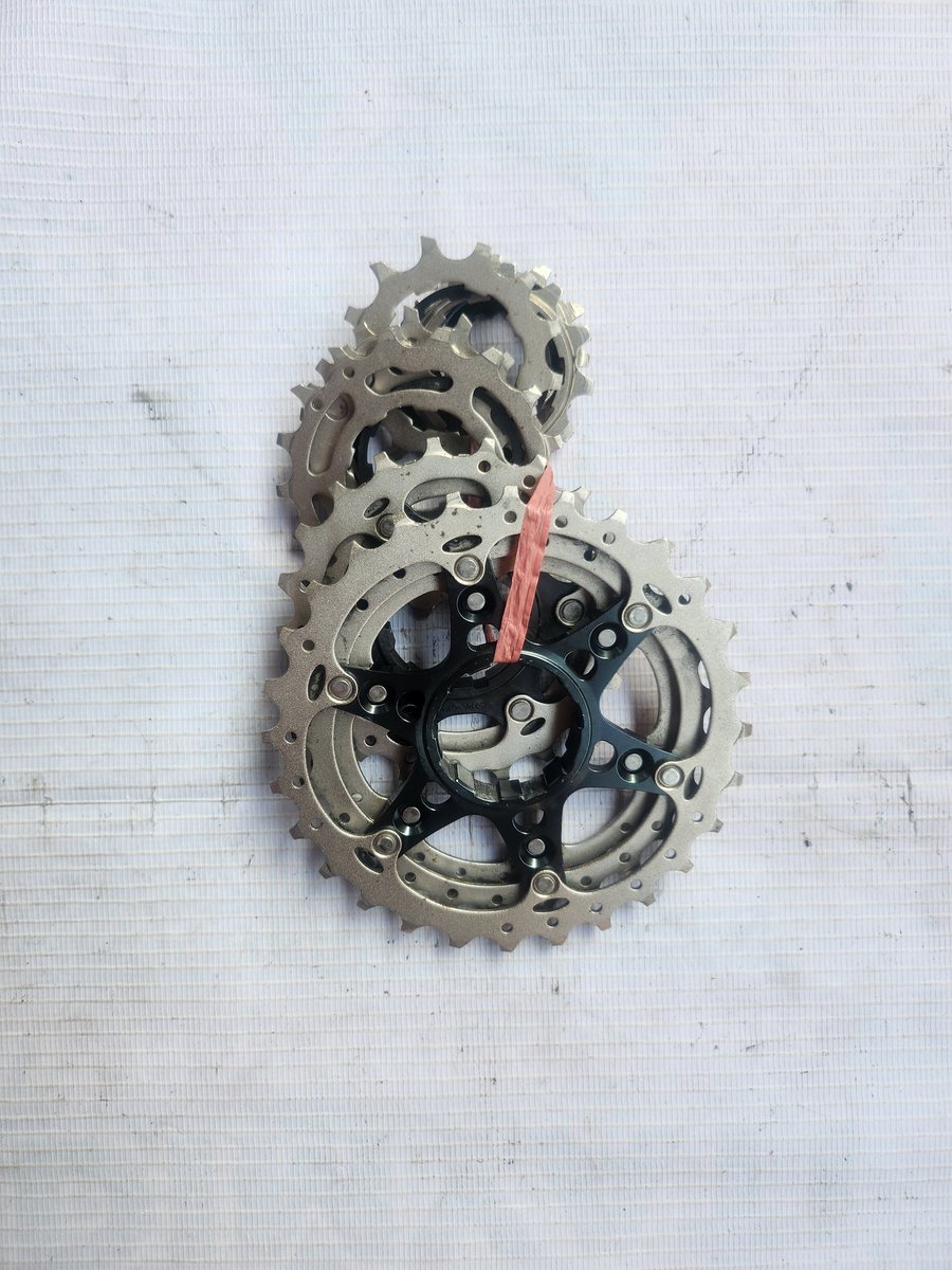 Islan Hata tweet media