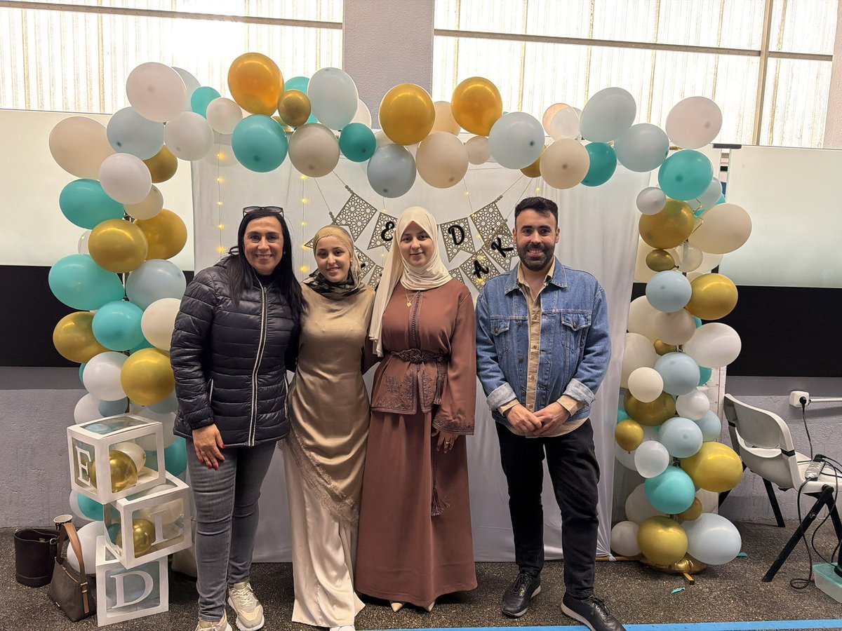 Muchas gracias a la Asociación Cultural de Mujeres Musulmanas de #Andoain por su invitación para celebrar con ellas la fiesta del fin del Ramadán.

Nuestros mejores deseos a quienes celebran el Aíd al-Fitr aquí y en todo el mundo. Que sea un día alegre y de paz.

Eid Mubarak