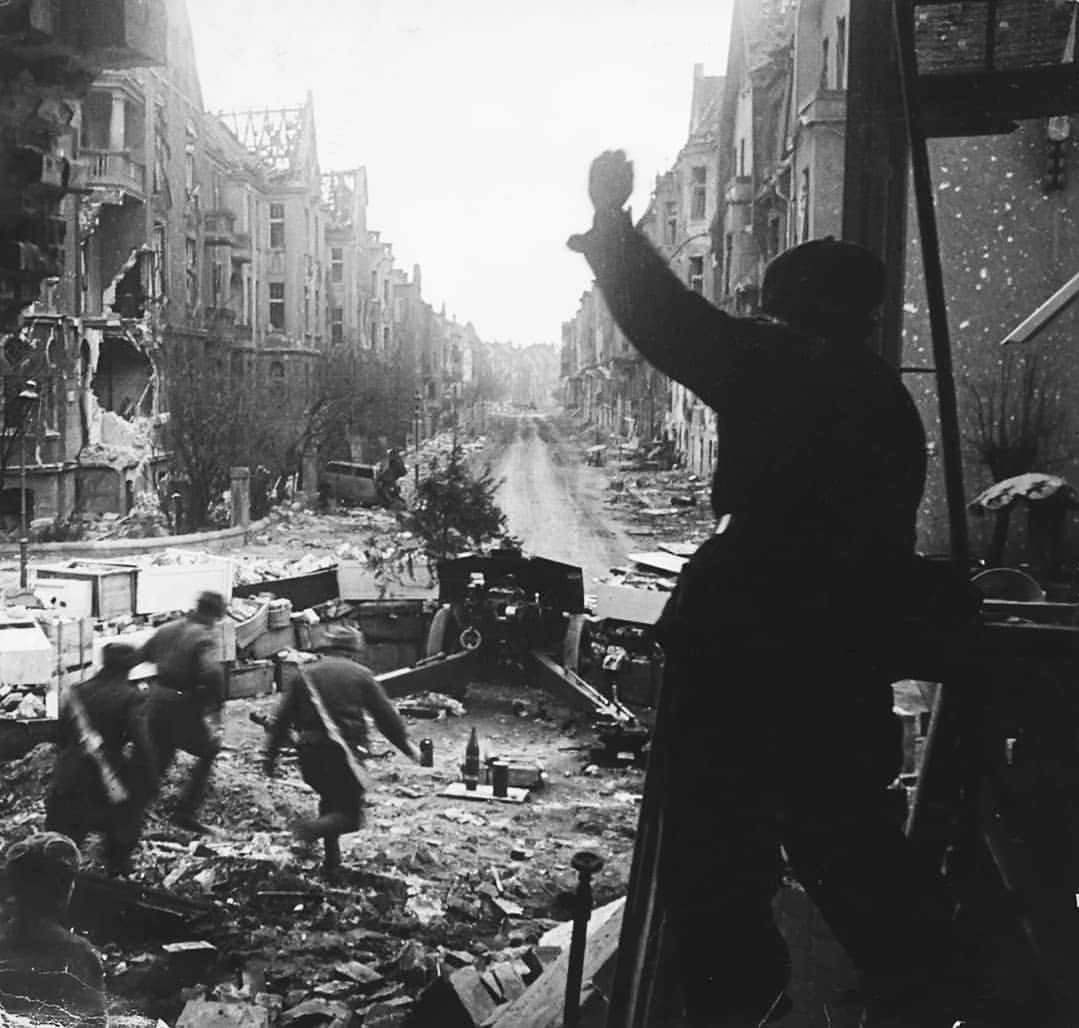 Soviet Union WW2 tweet media