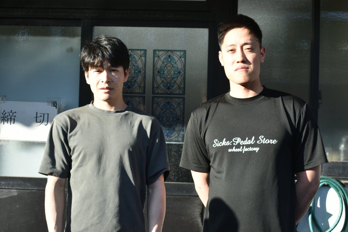 sponichikeirin's tweet photo. 【#防府競輪 GⅡ#ウィナーズカップ 2日目】
　準決１１Ｒ。広島勢の並びはすんなり決まった。
前回りとなった #西田優大 は「自分は元々、前でやりたい方なので」ときっぱり。

番手となった #町田太我 は「こういう大舞台で同門で連係できるのは嬉しい。師匠（吉本哲郎）も喜んでいると思う」と力を込める。
１１Ｒは同門連係で準決突破を図る。