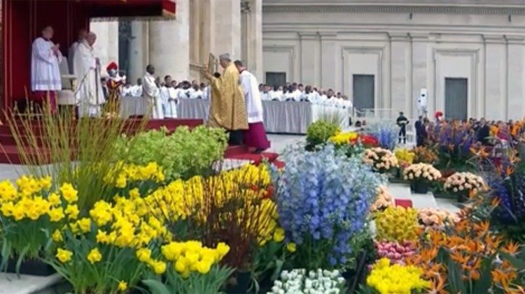 vaticannews_it's tweet image. All’inizio della #primavera, che  nel 2026 si apre oggi, #20marzo, ripercorriamo alcune riflessioni dei #Pontefici che esortano, nonostante drammi e conflitti, a guardare al futuro con fiducia.
#VaticanNewsIt

⬇️
short.do/cbqIyj