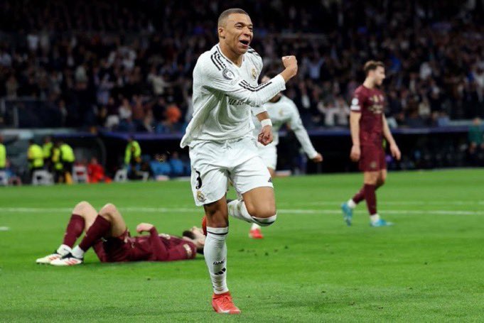 (Fan) KM10° tweet media