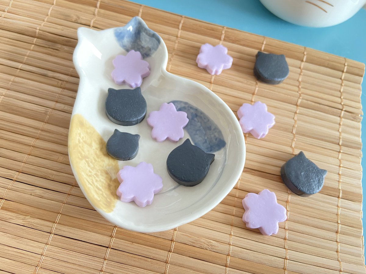 ZARAMESYUGA's tweet photo. 桜と黒猫🐈‍⬛🐈‍⬛ https://t.co/KxvtxyaYBy