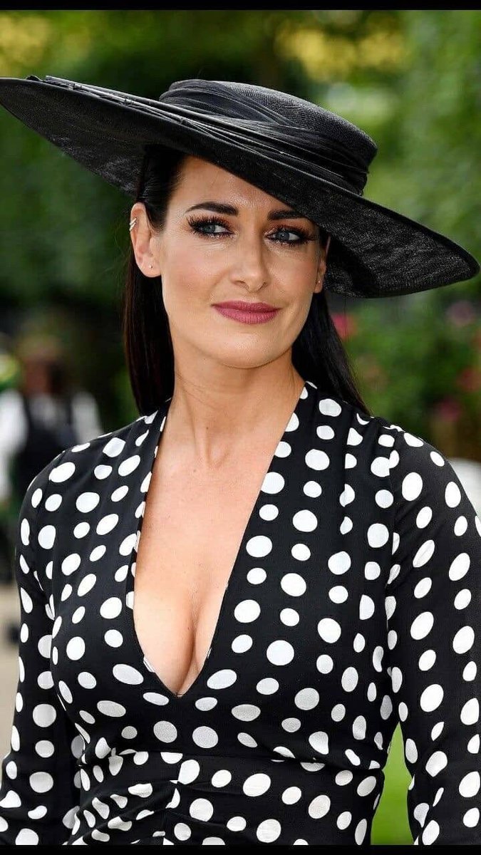 FloppyLongRod tweet media