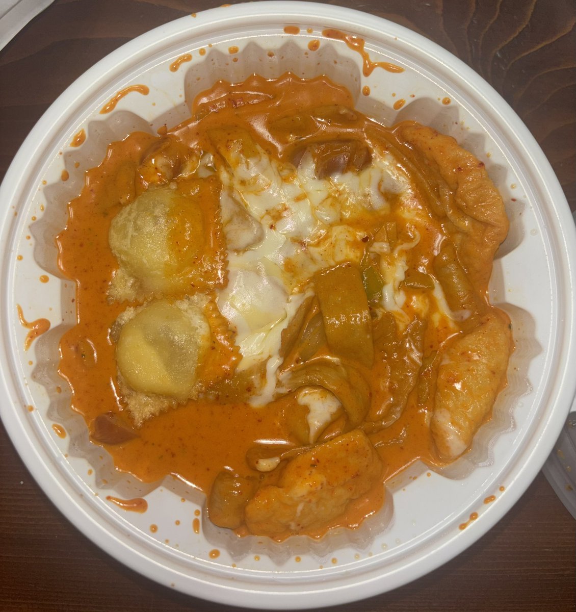 zankalle's tweet photo. Pms기간 못 먹으면 죽는 음식 공유하자
난 자작한 로제엽떡에 바삭치즈만두🫰 https://t.co/6i8rQUqRCC