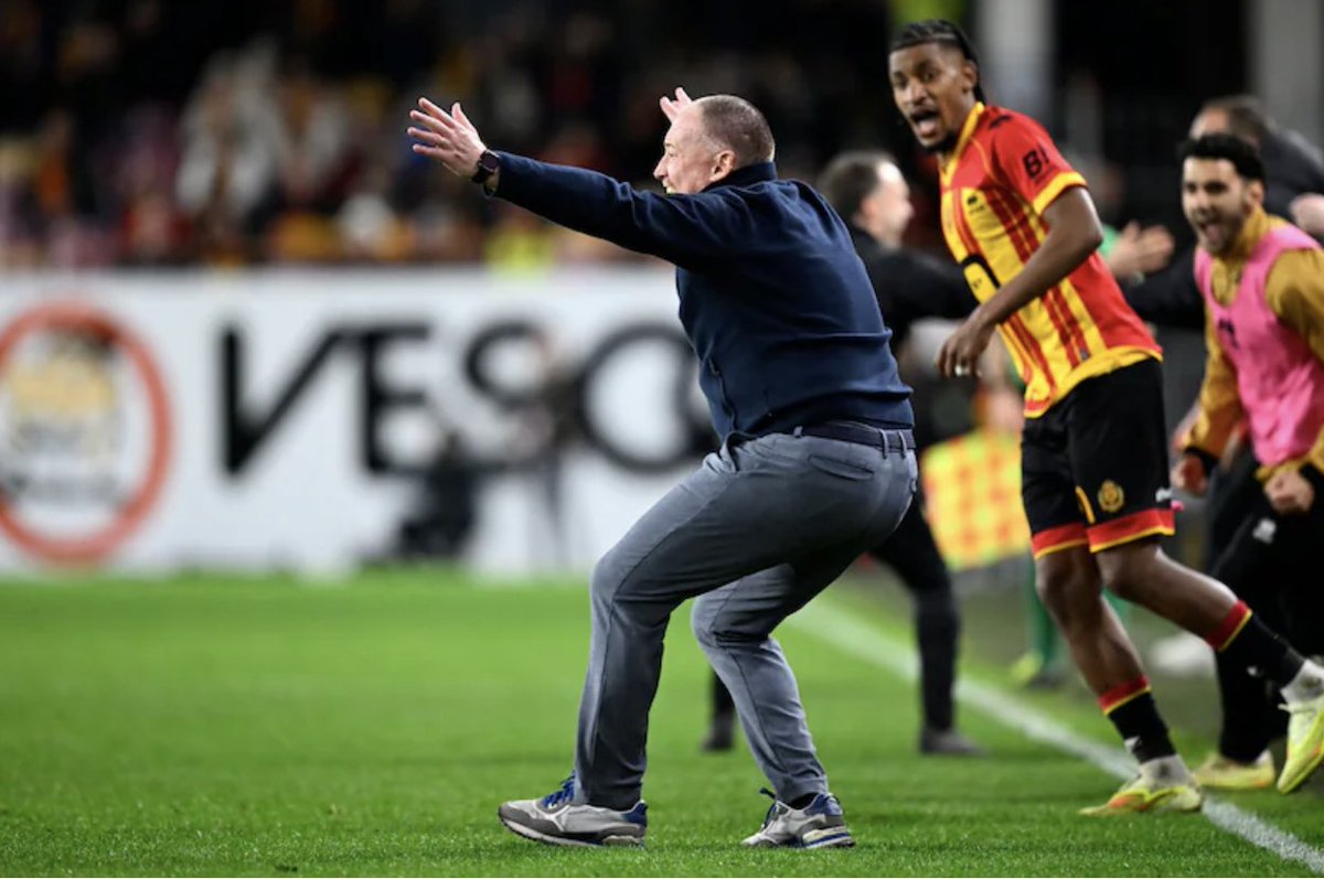 ¿Se marchará Fred Vanderbiest tras el éxito con el Mechelen? Esto dice su mujer, Caroline, a Het Nieuwsblad:

🗣️ "Como muchos entrenadores, su sueño es irse el extranjero, y ya ha recibido bastantes ofertas. [...] Pero su corazón está en el Mechelen. No creo que se vaya pronto".