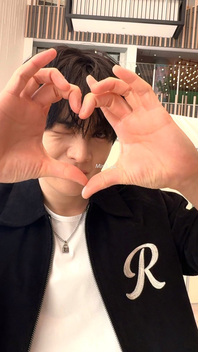 minwoook173's tweet photo. 終始激メロだったミヌク고마워~~( ᐪ ᐪ )♥ https://t.co/wUXyh6kjeF