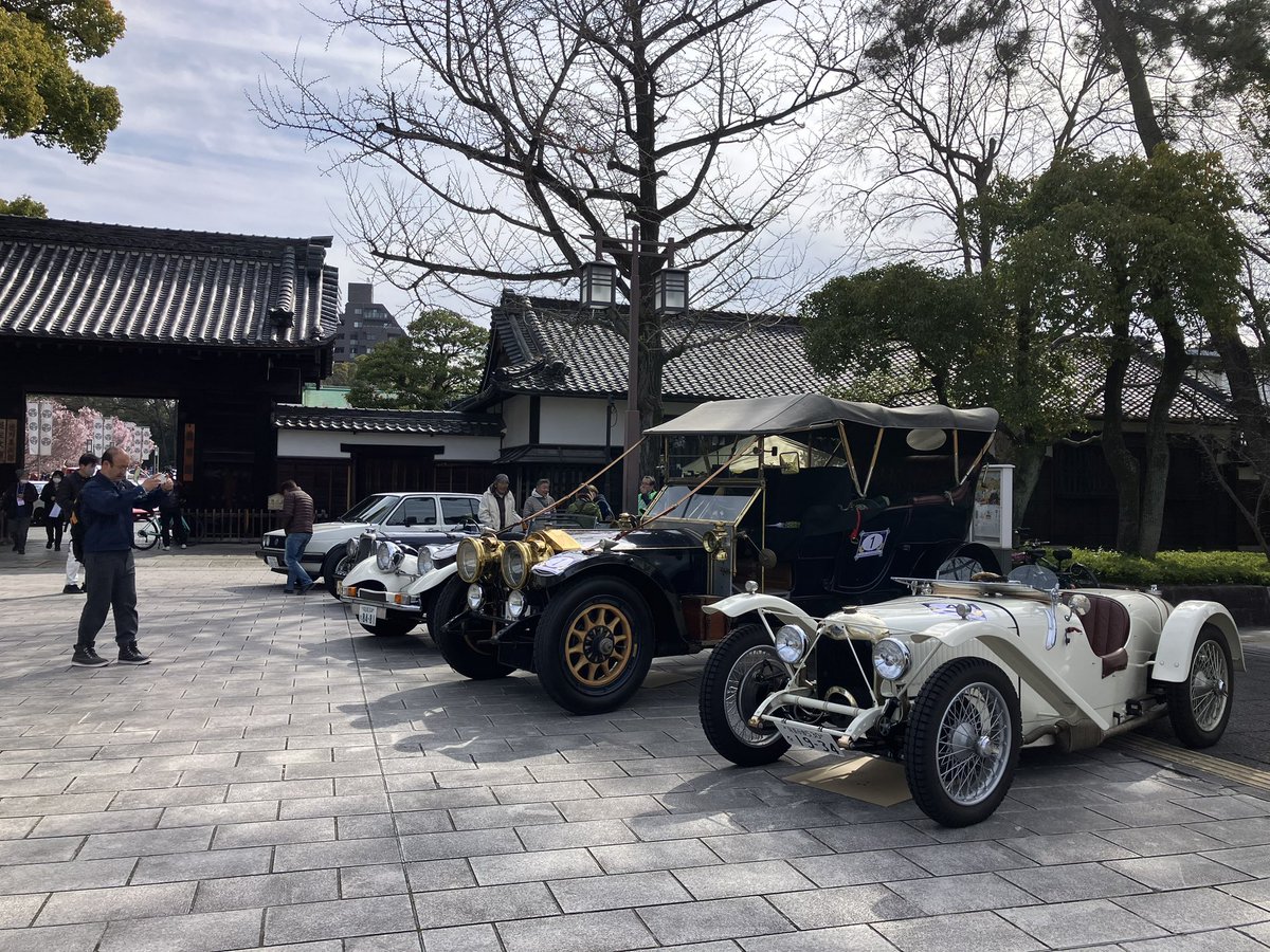 Ryu__EUREKA's tweet photo. 名古屋ノスタルジックカーフェスティバル　徳川園に参加してきました♪

#名古屋ノスタルジックカーフェスティバル
#徳川園 https://t.co/hn0EqGrEaW