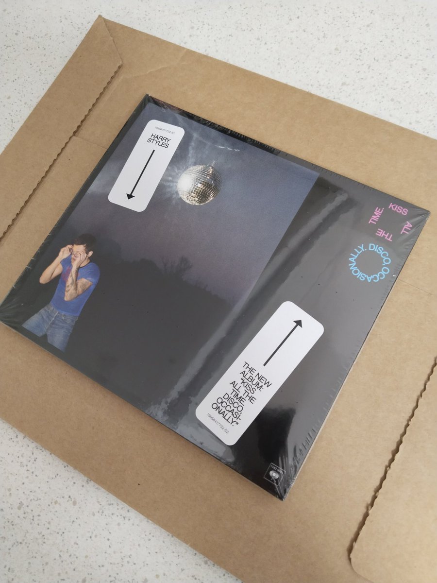 yellowsfearless's tweet photo. ME ACABA DE LLEGAR EL CD DE HARRY https://t.co/Xv0YeUEUSL