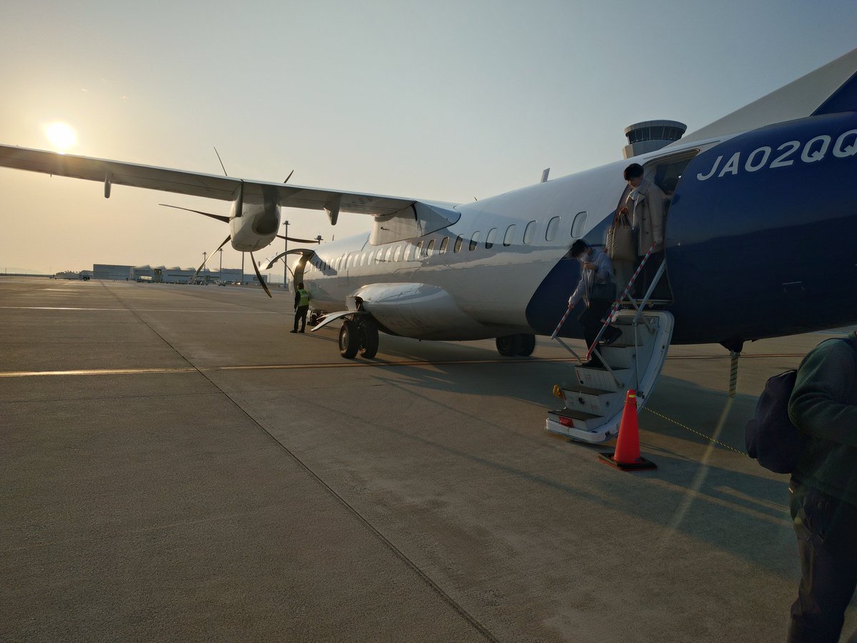 310Wing's tweet photo. 神戸空港に着いて電車乗って播州赤穂駅まで帰りました。
最後はこの１１５系に乗って最寄り駅まで帰ります
５日間の旅もあっという間に終わったな〜 https://t.co/JSnfxwfwqw