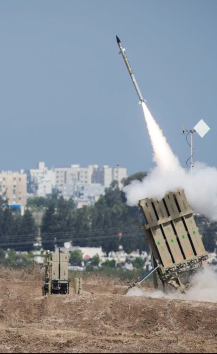 تم إلقاء القبض على جندي احتياطي إسرائيلي في وحدة القبة الحديدية بتهمة التجسس لصالح إيران، وتبادل المعلومات العسكرية الحساسة مقابل المال بعد تجنيده.

كان المشتبه به يعلم أنه يتعامل مع المخابرات الإيرانية وفق البيان