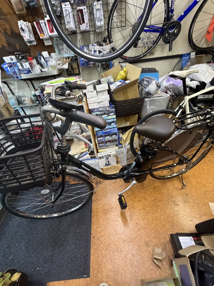 fusennotora's tweet photo. 【拡散希望】
息子の自転車が盗まれました😭
横浜市金沢区谷津町146付近の駐輪場（CHARISTA）で
本日10:00〜18:26の間に自転車を盗まれました。

特徴
色：黒　
メーカー：パナソニック
その他電動自転車

金沢文庫駅周辺で見かけた方がいれば
情報いただけると助かります
#横浜 #金沢文庫 #自転車盗難 https://t.co/BqhrqNfjL1