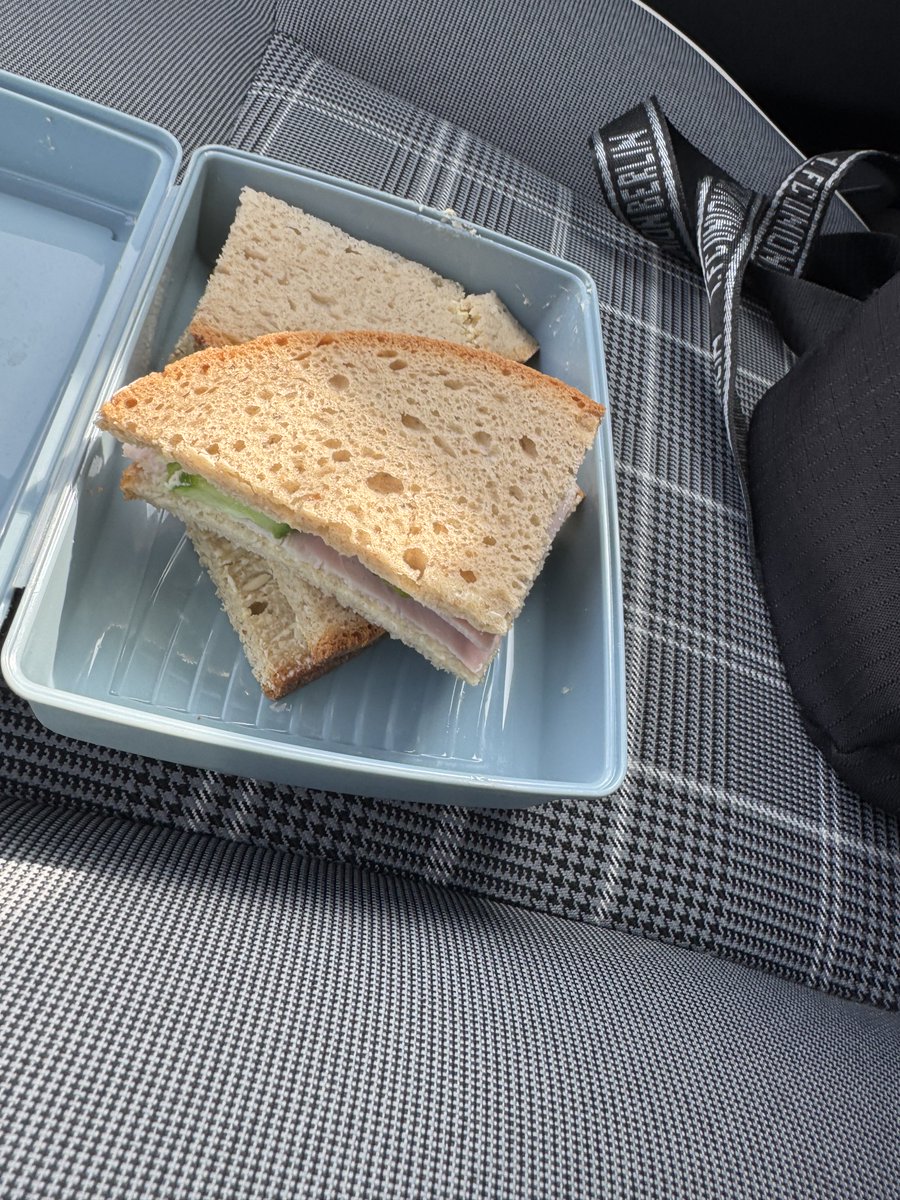 CONNI © 🐭🚗 💨 tweet media