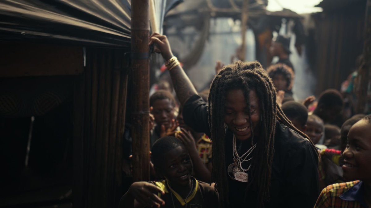 siiwe_'s tweet photo. The beat alone?? Yeah Hurricane Wisdom cooked ๐ฅ๐ฅ The Lagos influence is so clear and it sounds amazing #LivingUp https://t.co/EQ4LvssCYU