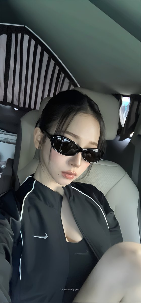 aespawalIpapers's tweet photo. ˚⊹♡₊ ┃ aespa #karina wallpapers (4K) https://t.co/MGDaYbgFsT