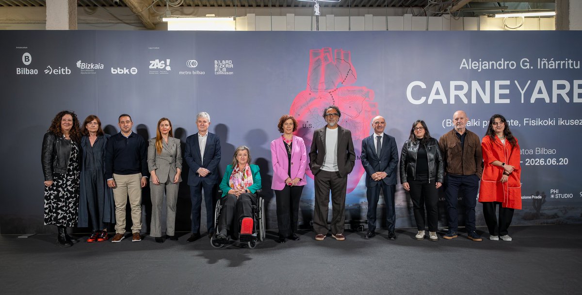 EITBofiziala's tweet image. 📸El cineasta mejicano Alejandro Gonzalez Iñarritu presenta la instalación de #realidadvirtual "Carne y arena" situada en el plató 5 de la sede de #EITB en #Bilbao.
#CarneyArena #AlejandroGonzalezIñarritu
