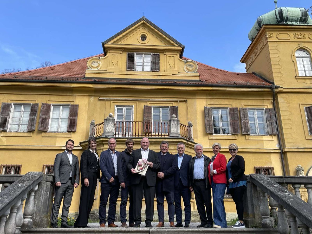 Ministrstvo za kohezijo in regionalni razvoj tweet media