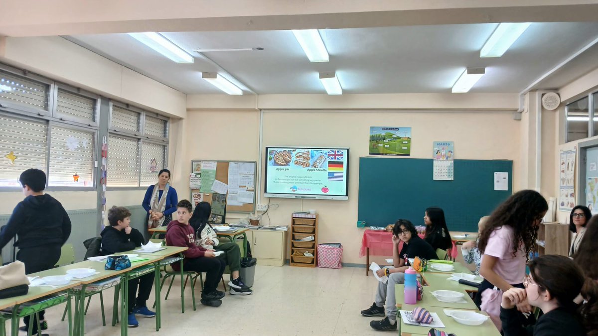 IES_Mateo's tweet photo. 🤝🌍📚 Lenguas en acción: una gran experiencia colaborativa
#2ESO #Alemán comparte un proyecto de investigación cultural con #5EP @CEIPJoseHerrero
Gracias por la acogida!!
Degustación de gastronomía en países de habla alemana e influencias europeas en EEUU. 🍽️🇩🇪🇺🇸 https://t.co/f5InFGhJoR