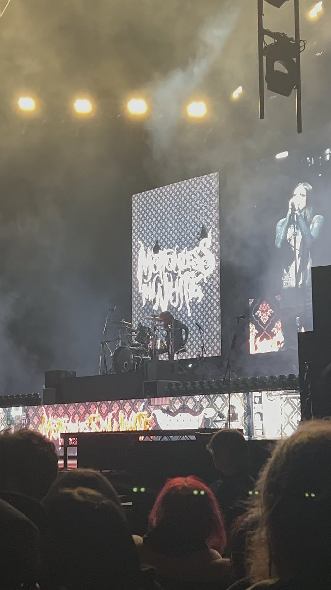 CoffeeQueeny666's tweet photo. @MIWband @dannyvirchow @cherrybombsrock One of the best concerts I’ve seen 👏👏👏 MIW were amazing!! https://t.co/CX9Z4YNAD8