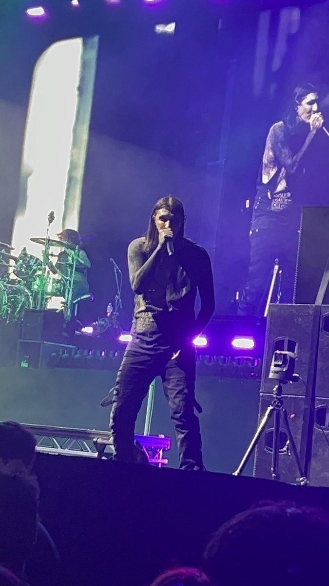 CoffeeQueeny666's tweet photo. @MIWband @dannyvirchow @cherrybombsrock One of the best concerts I’ve seen 👏👏👏 MIW were amazing!! https://t.co/CX9Z4YNAD8