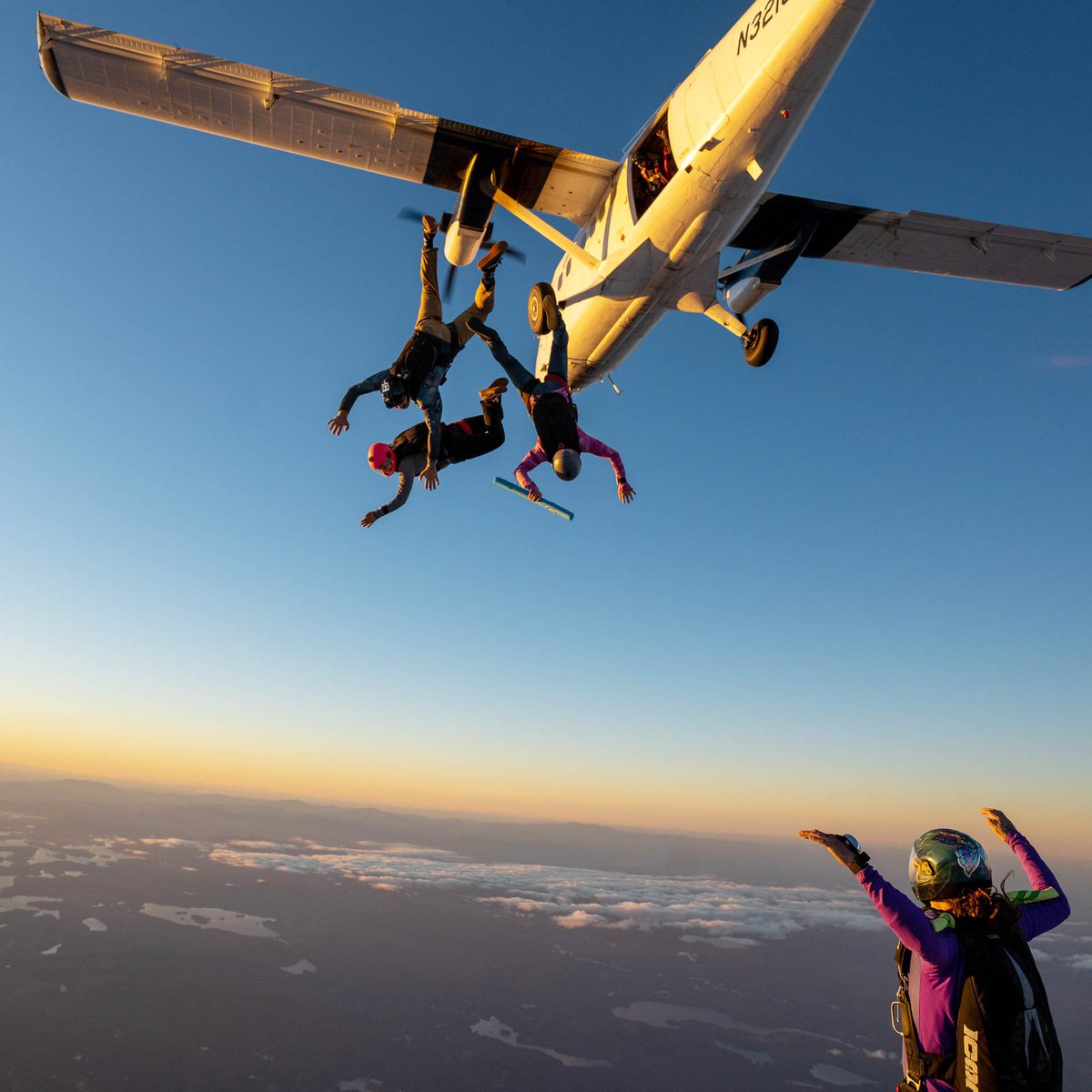 <a href="/honest30bgfan_/">honest30bgfan</a> This is paragliding                       This is skydiving 
You’re welcome 👍
